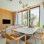 Bangtao Luxury Pool Villa - Prymasola